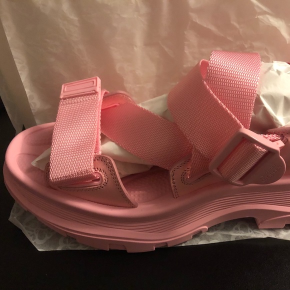 Alexander McQueen Tread Sandal Pastel Pink - size 9(39) - Picture 4 of 13